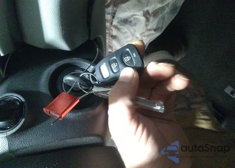 2019 Hyundai Elantra Se z USA, uszkodzony, nr VIN 5NPD74LF6KH496223